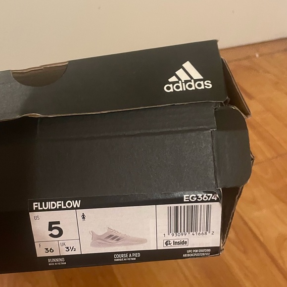 Adidas fluid flow in gray - NIB - Picture 6 of 7